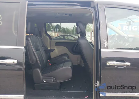 2015 Chrysler Town & Country Touring z USA, uszkodzony, nr VIN 2C4RC1BGXFR743018